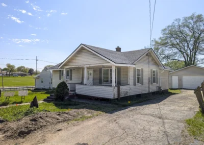 Front view of 3307 Hoover rental property in Rockford IL